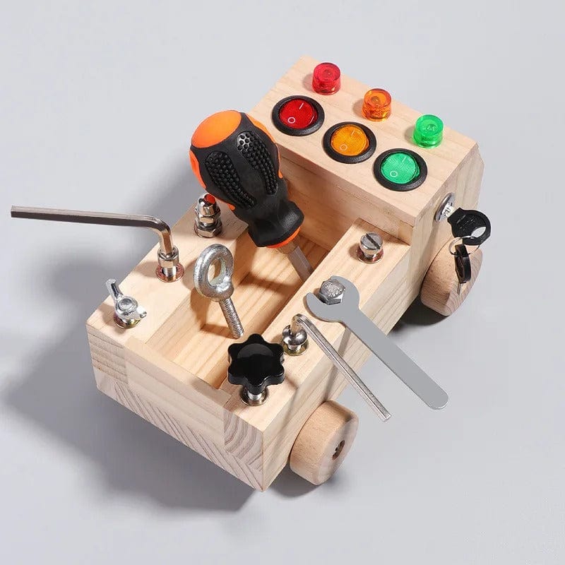 Spielzeug-Lastwagen aus Holz zum Zusammenbauen mit Schraubendreher